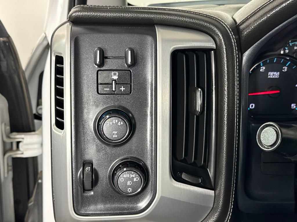 Used 2018 GMC Sierra 3500 SLT w/ Duramax Plus Package AWD/4WD image 21