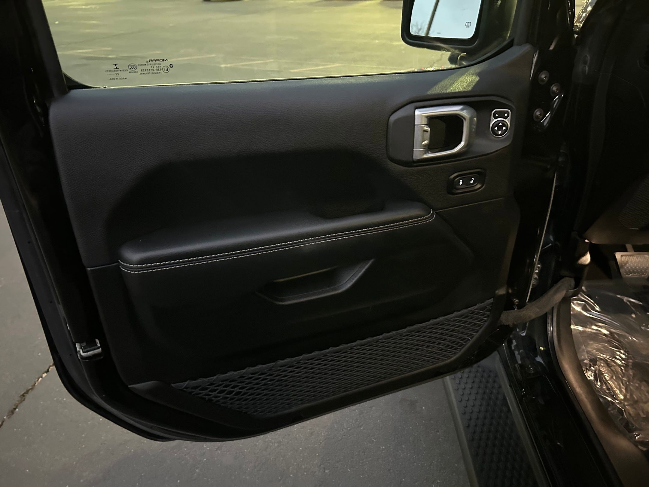 Used 2022 Jeep Wrangler Unlimited Sahara w/ Cold Weather Group image 9