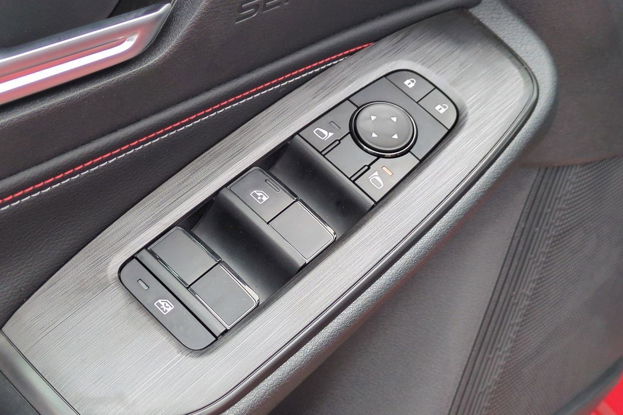 New 2026 Nissan Sentra SR w/ Floor Mat Package FWD image 14