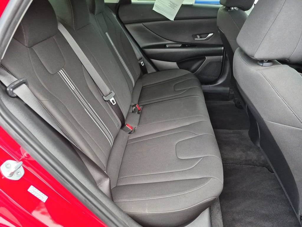 Used 2023 Hyundai Elantra SEL FWD image 31