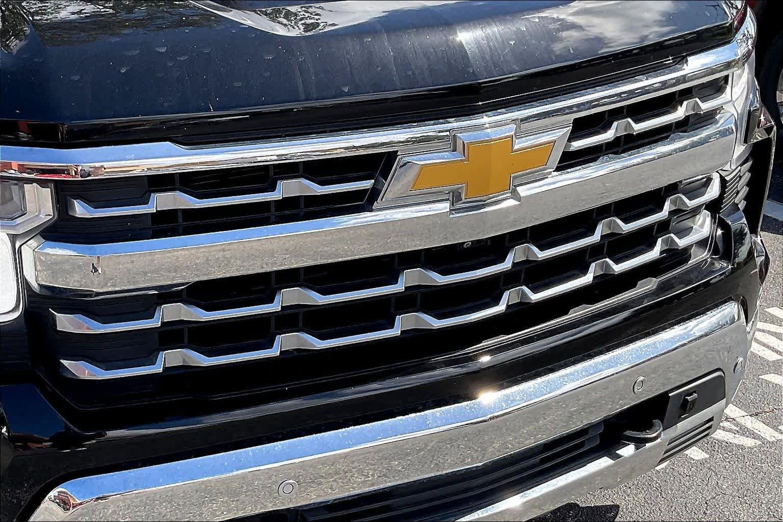 Used 2023 Chevrolet Silverado 1500 LTZ w/ LTZ Premium Package AWD/4WD image 29