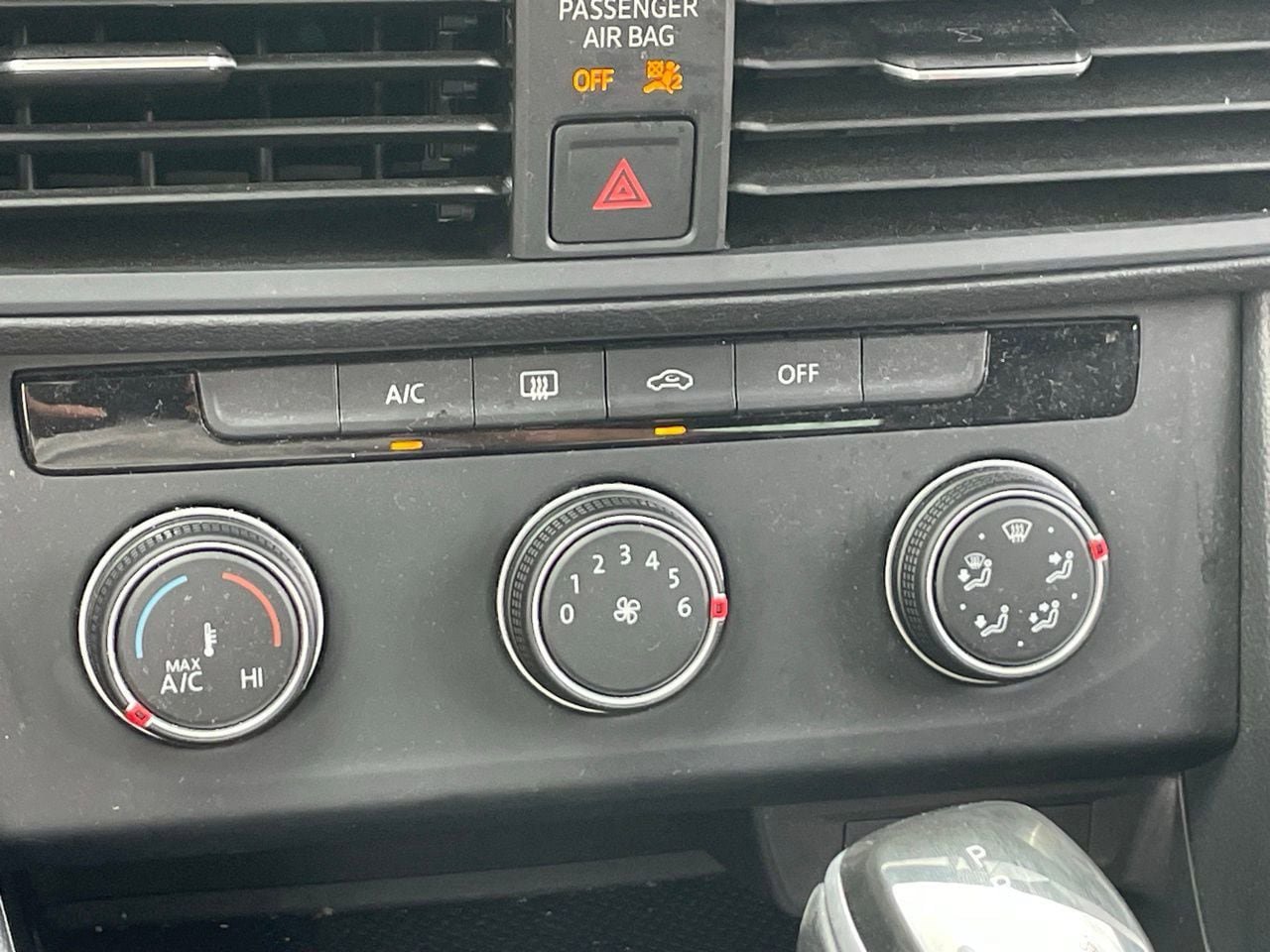 Used 2023 Volkswagen Jetta Sport image 8