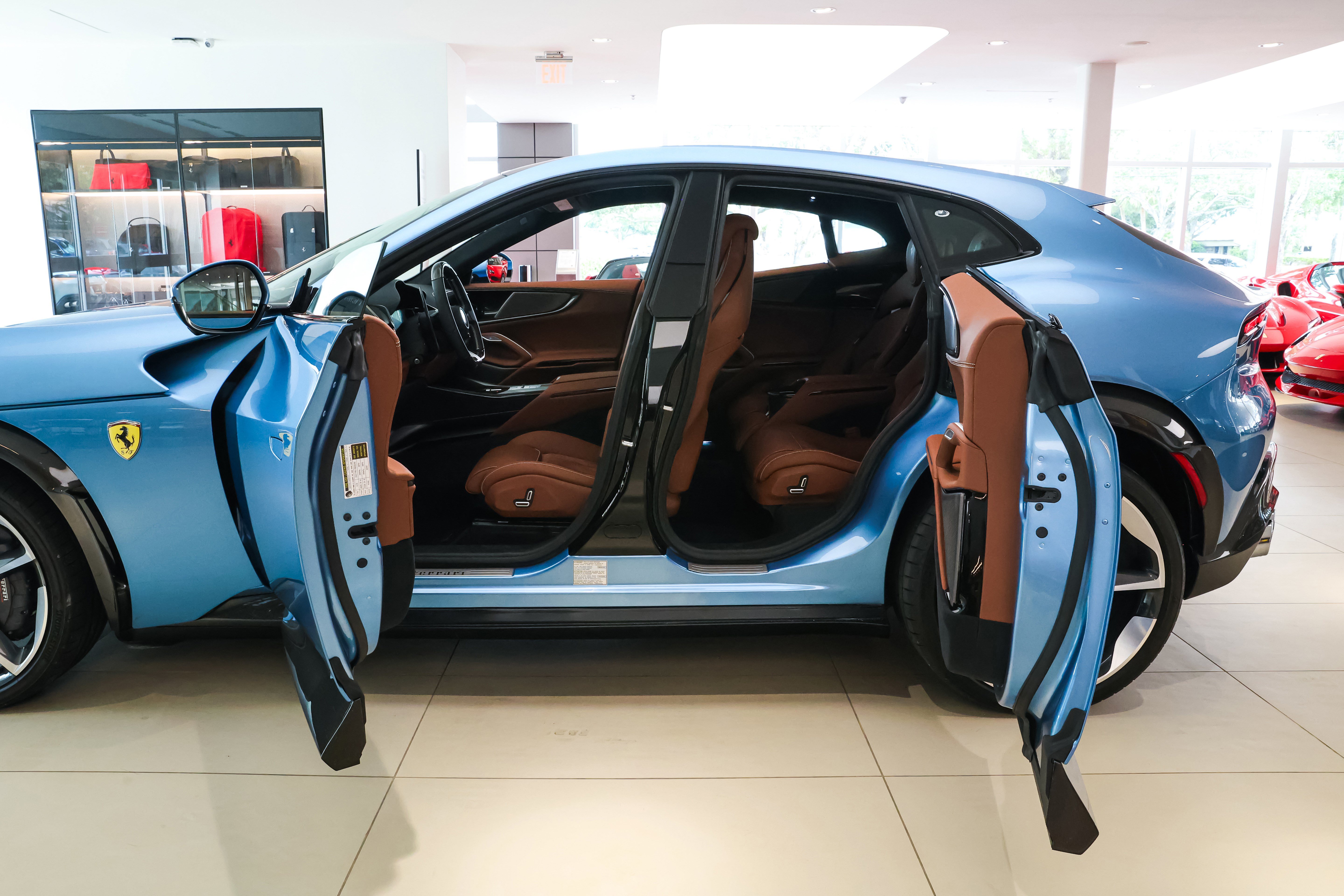 Used 2025 Ferrari Purosangue AWD/4WD image 20