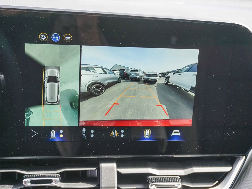 Used 2026 Chevrolet Equinox LT w/ Safety and Technology Package image 23