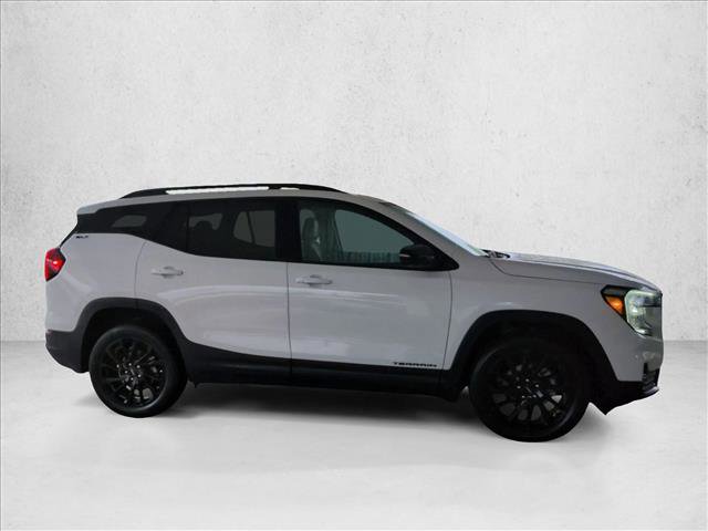 Used 2024 GMC Terrain SLT w/ Infotainment Package II AWD/4WD image 9