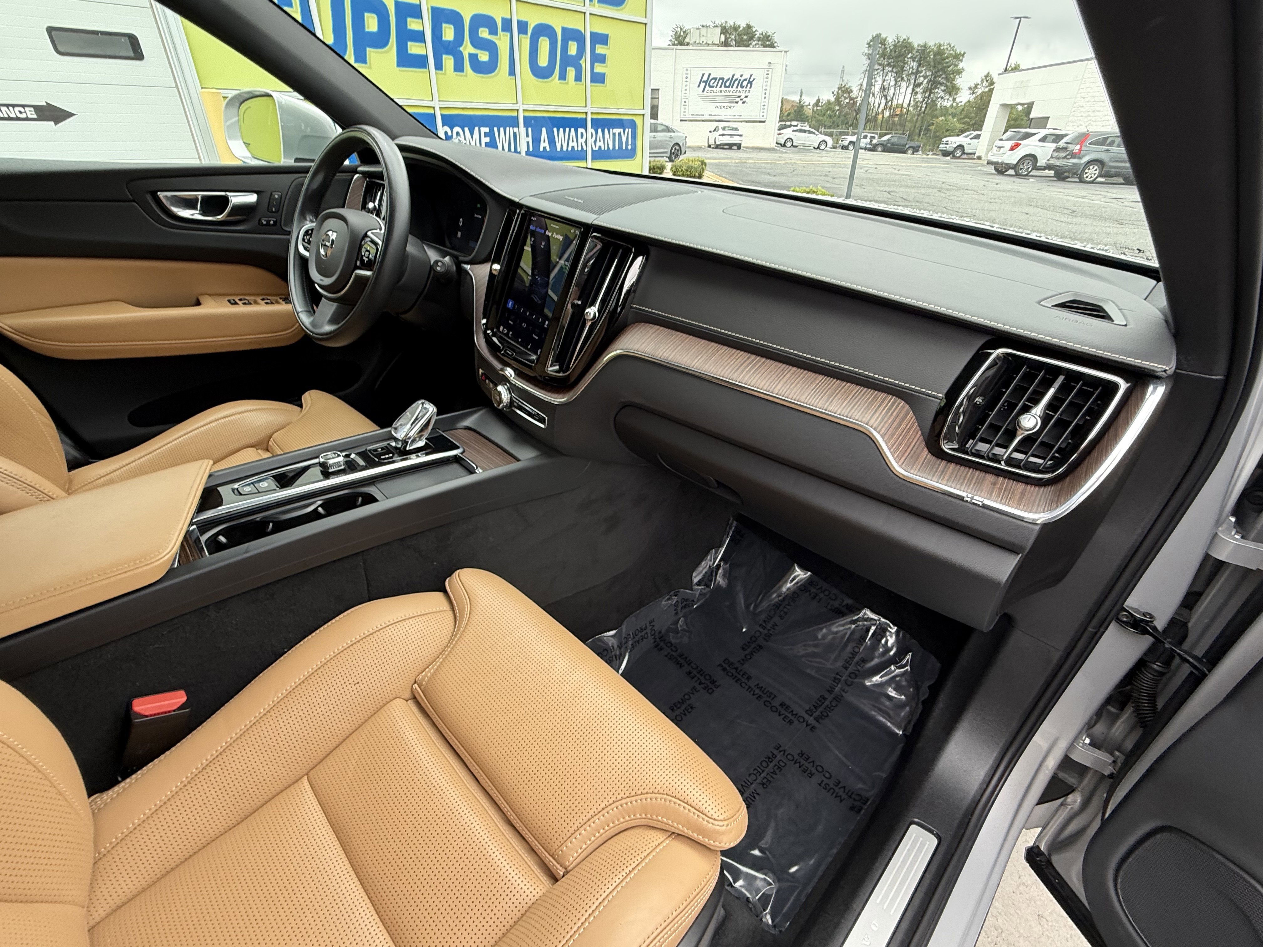 Used 2022 Volvo XC60 B5 Inscription w/ Advanced Package image 22