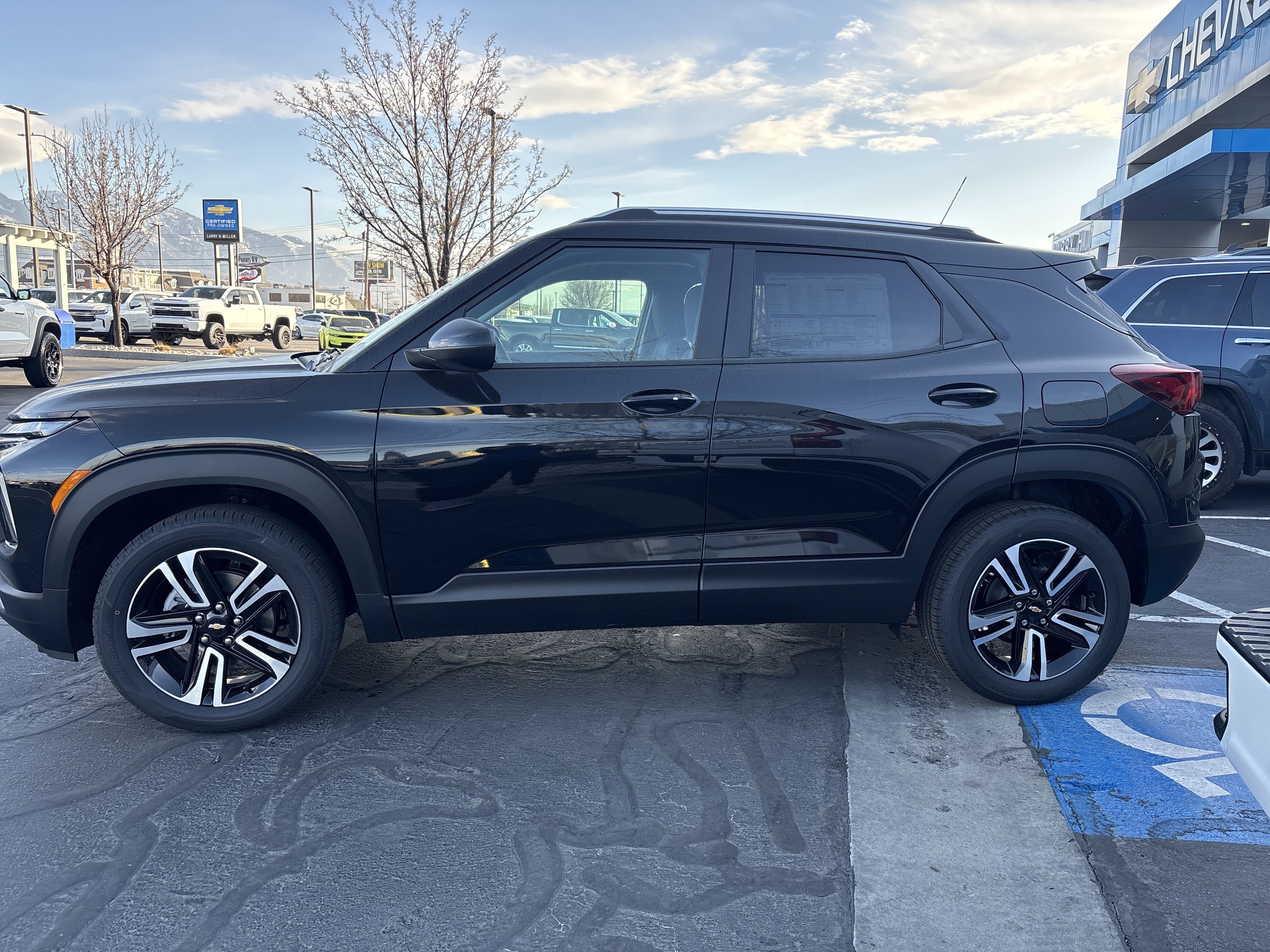 New 2026 Chevrolet TrailBlazer LT w/ Convenience Package AWD/4WD image 2