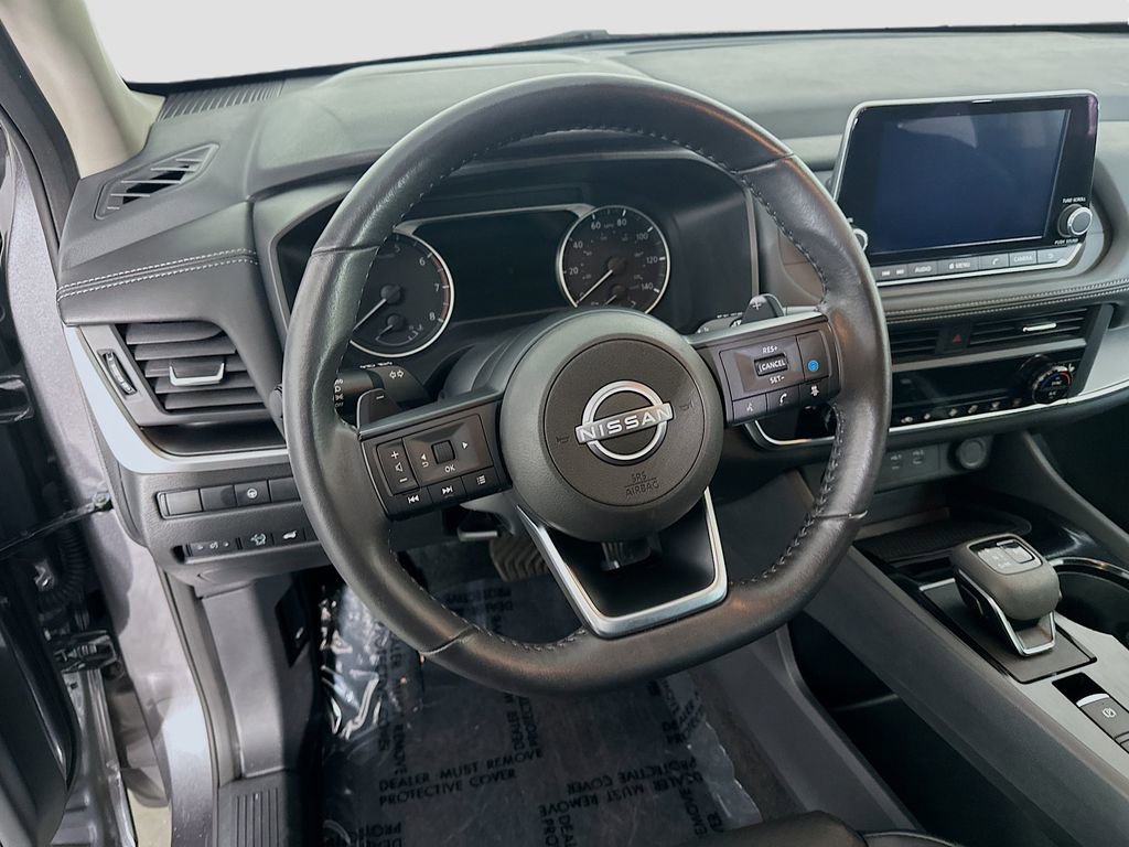 Used 2024 Nissan Rogue SV w/ SV Premium Package FWD image 12