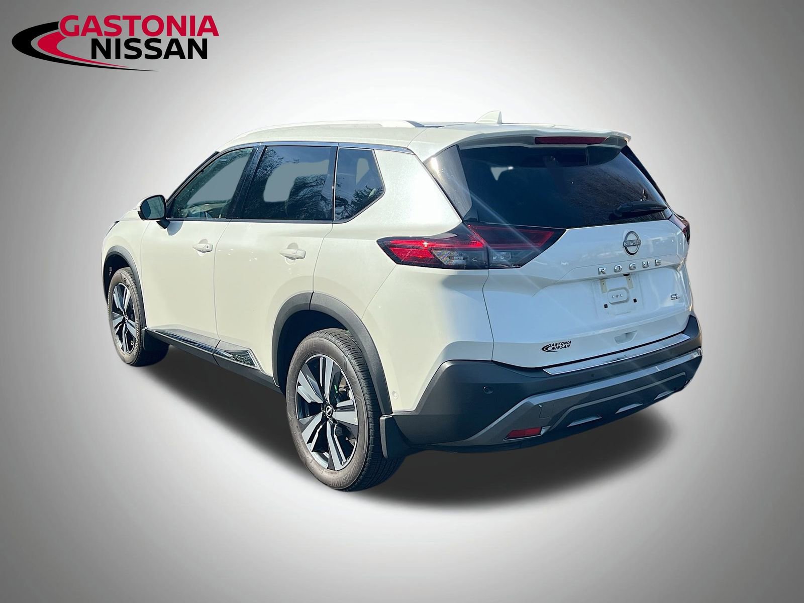 Used 2023 Nissan Rogue SL w/ SL Premium Package image 6