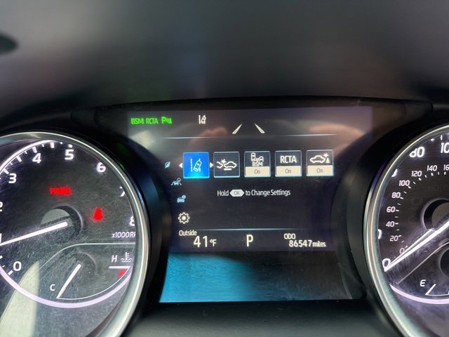 Used 2018 Toyota Camry XLE image 14