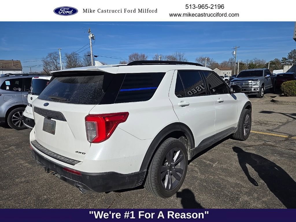 Used 2022 Ford Explorer XLT w/ Equipment Group 202A image 3