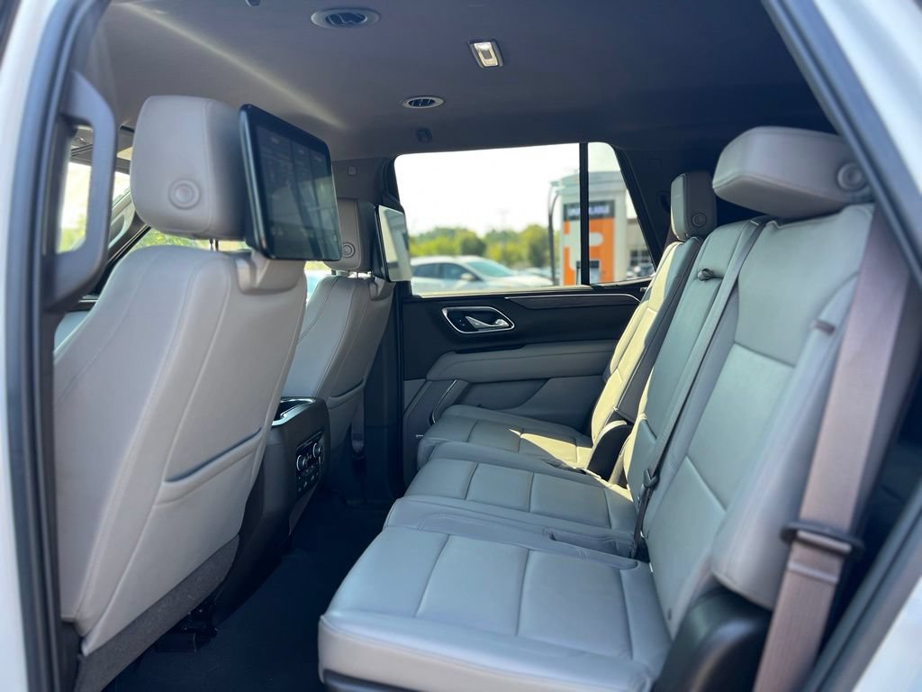 Used 2021 Chevrolet Tahoe Z71 w/ Z71 Off-Road Package AWD/4WD image 16