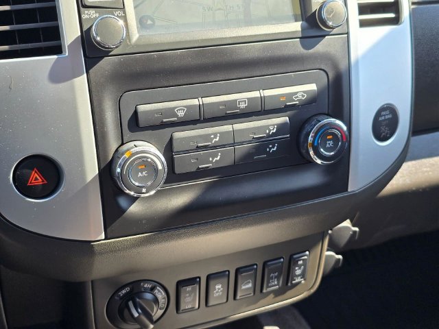 Used 2015 Nissan Xterra PRO-4X w/ Pro-4x Leather Package AWD/4WD image 25