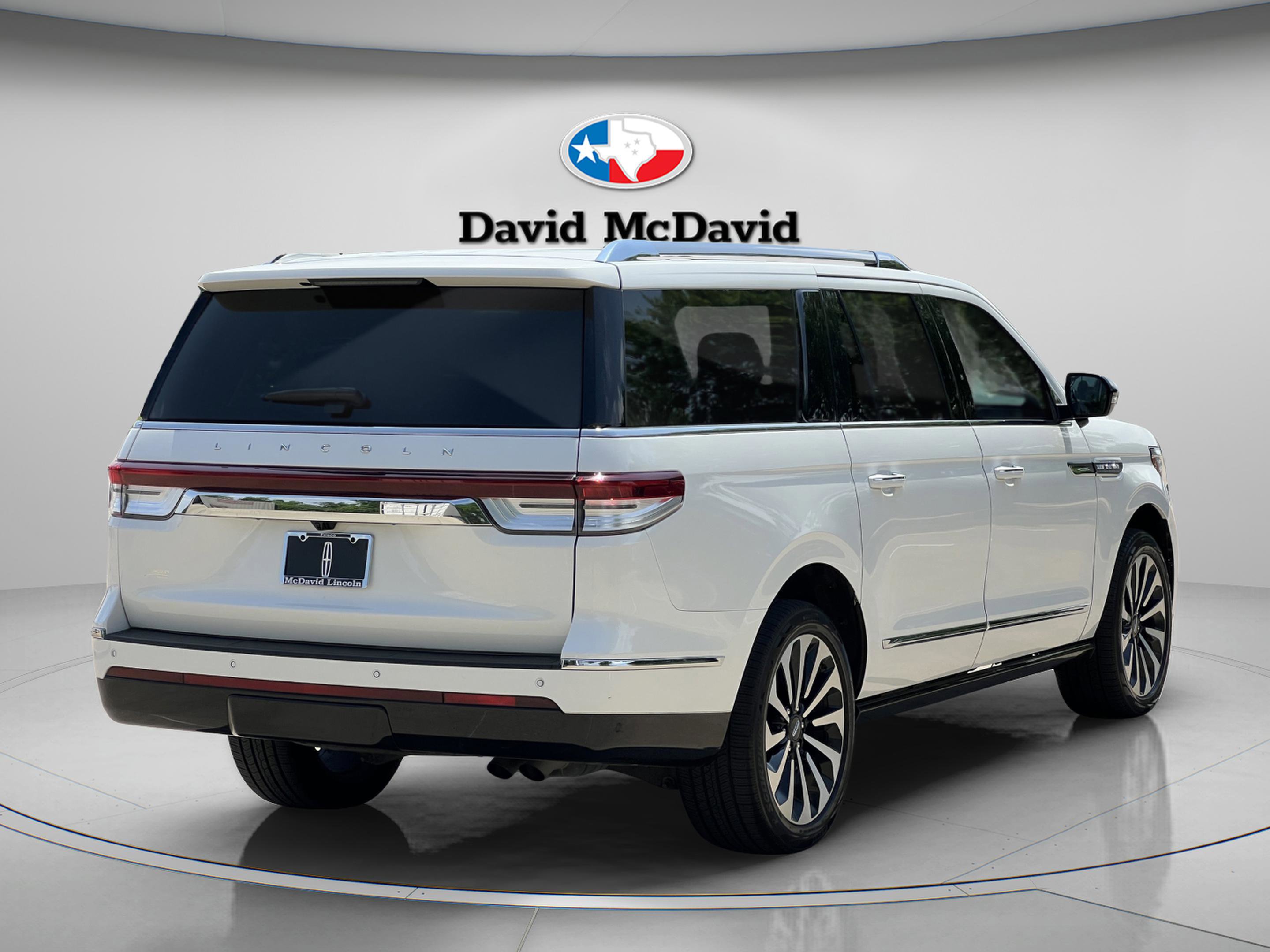 Used 2023 Lincoln Navigator L Reserve AWD/4WD image 7