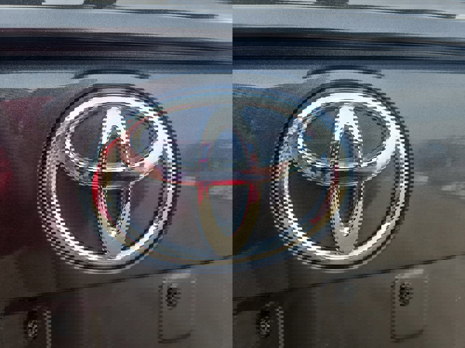 Used 2021 Toyota RAV4 LE image 21