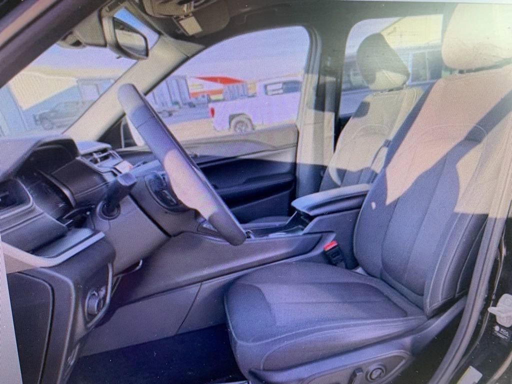 Used 2024 Jeep Grand Cherokee L Laredo w/ Luxury Tech Group I image 3