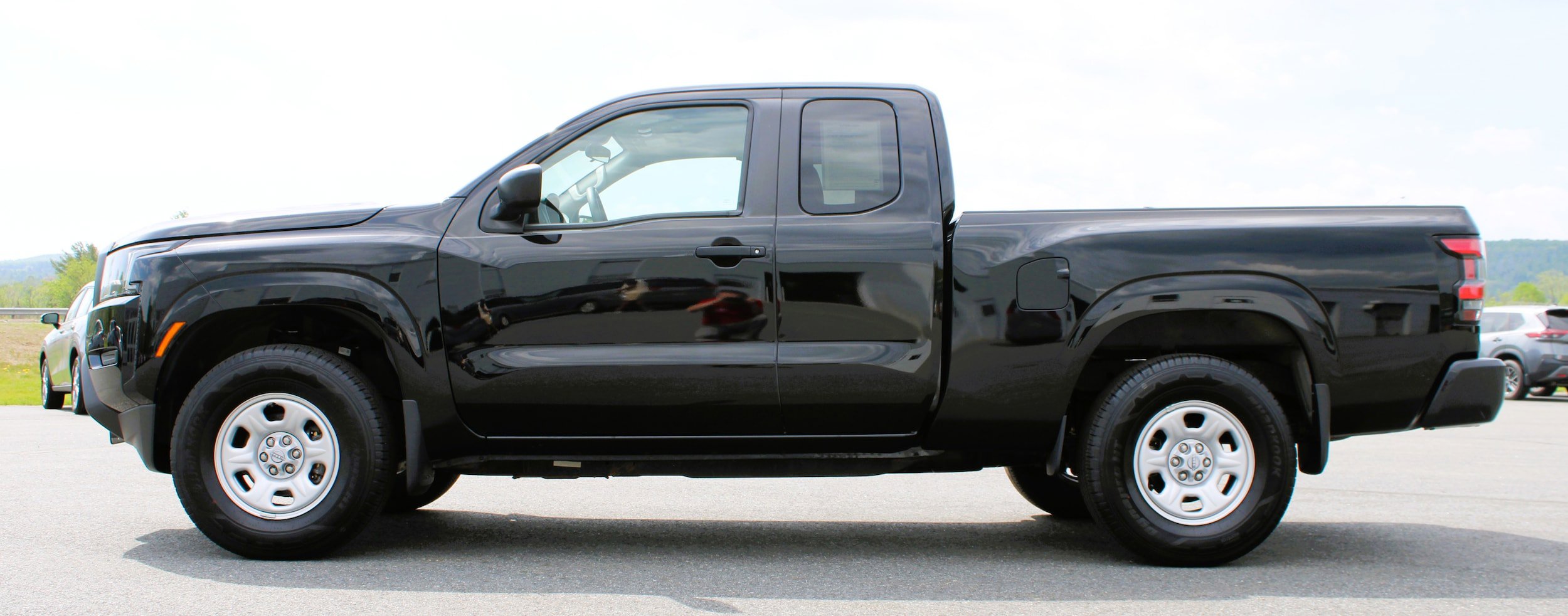 Used 2023 Nissan Frontier S AWD/4WD image 9