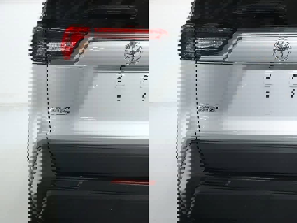 Certified 2020 Toyota RAV4 XLE image 43