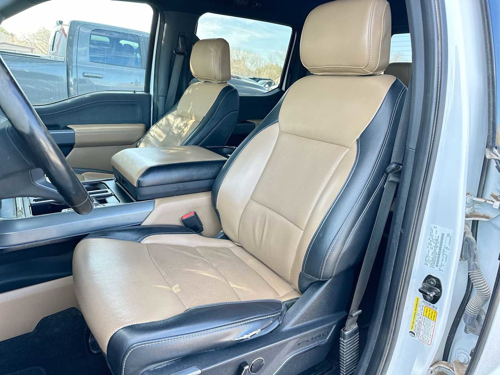 Used 2022 Ford F150 Lariat w/ Equipment Group 502A High image 17