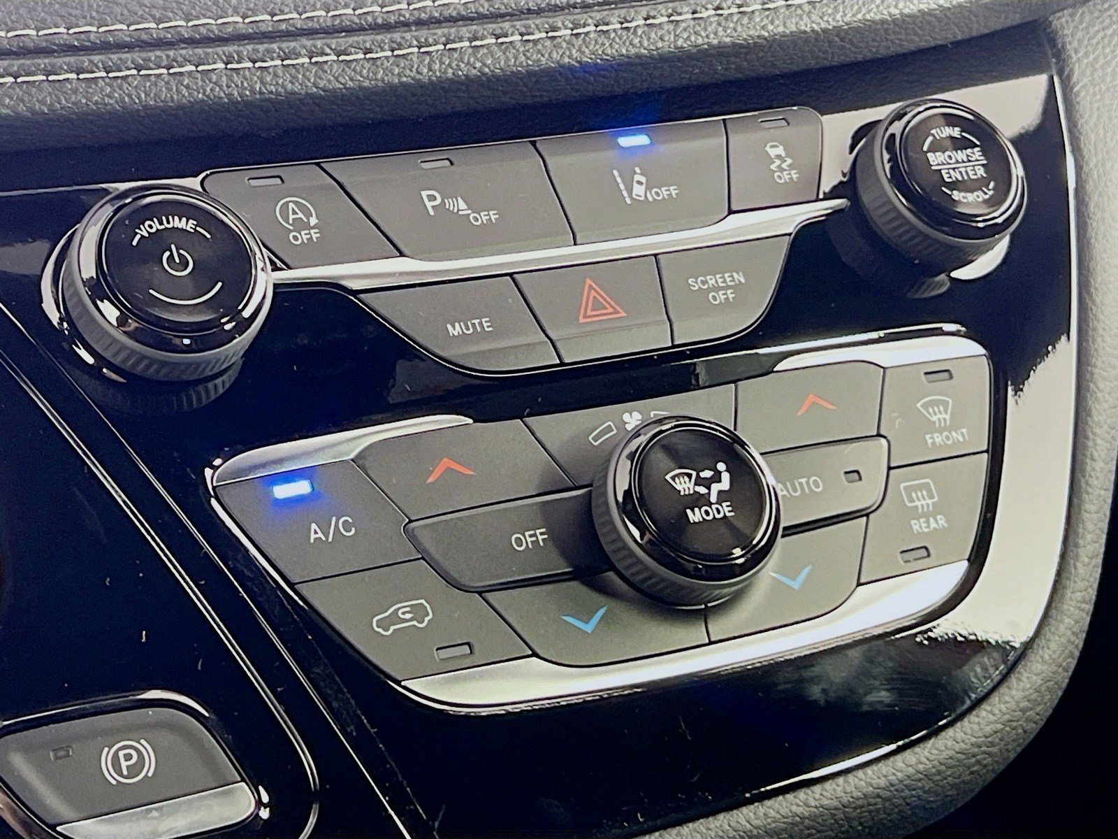 New 2026 Chrysler Pacifica Select FWD image 10