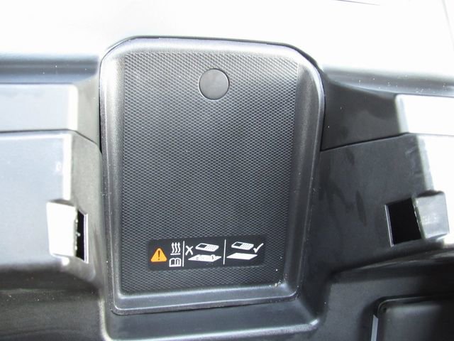 Used 2025 GMC Sierra 2500 SLT w/ SLT Premium Package AWD/4WD image 35