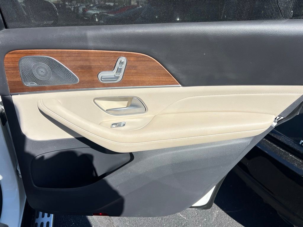 Used 2020 Mercedes-Benz GLS 450 4MATIC image 35