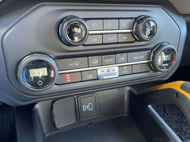 Used 2023 Ford Bronco Badlands image 21