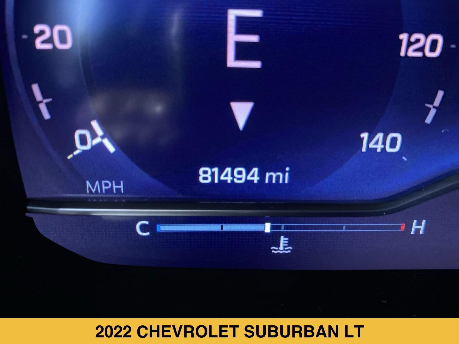Certified 2022 Chevrolet Suburban LT w/ Luxury Package AWD/4WD image 4
