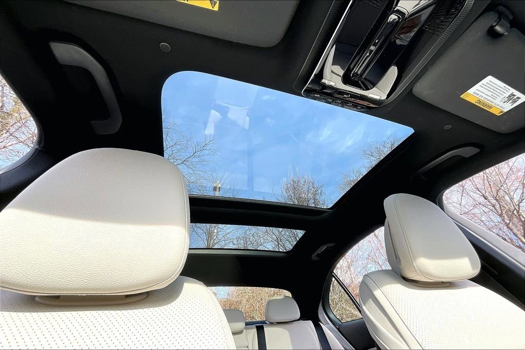 Certified 2023 Mercedes-Benz C 300 4MATIC Sedan image 17