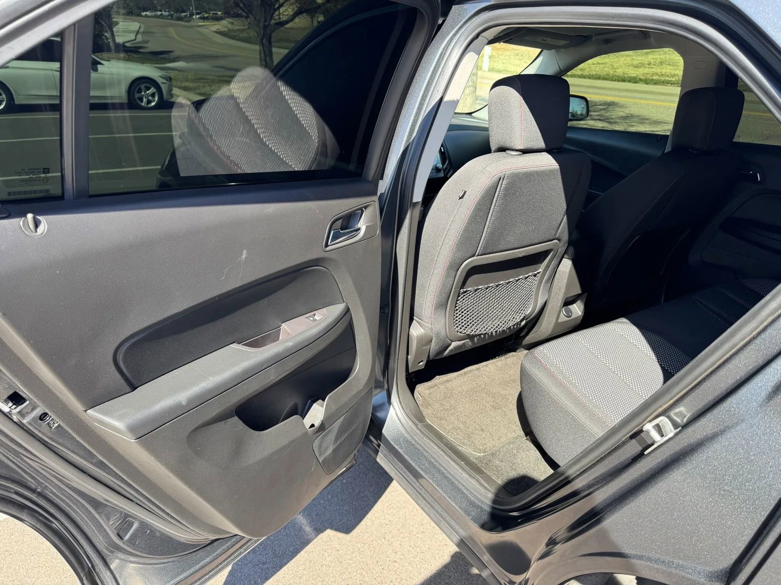 Used 2017 Chevrolet Equinox LT w/ Convenience Package AWD/4WD image 9