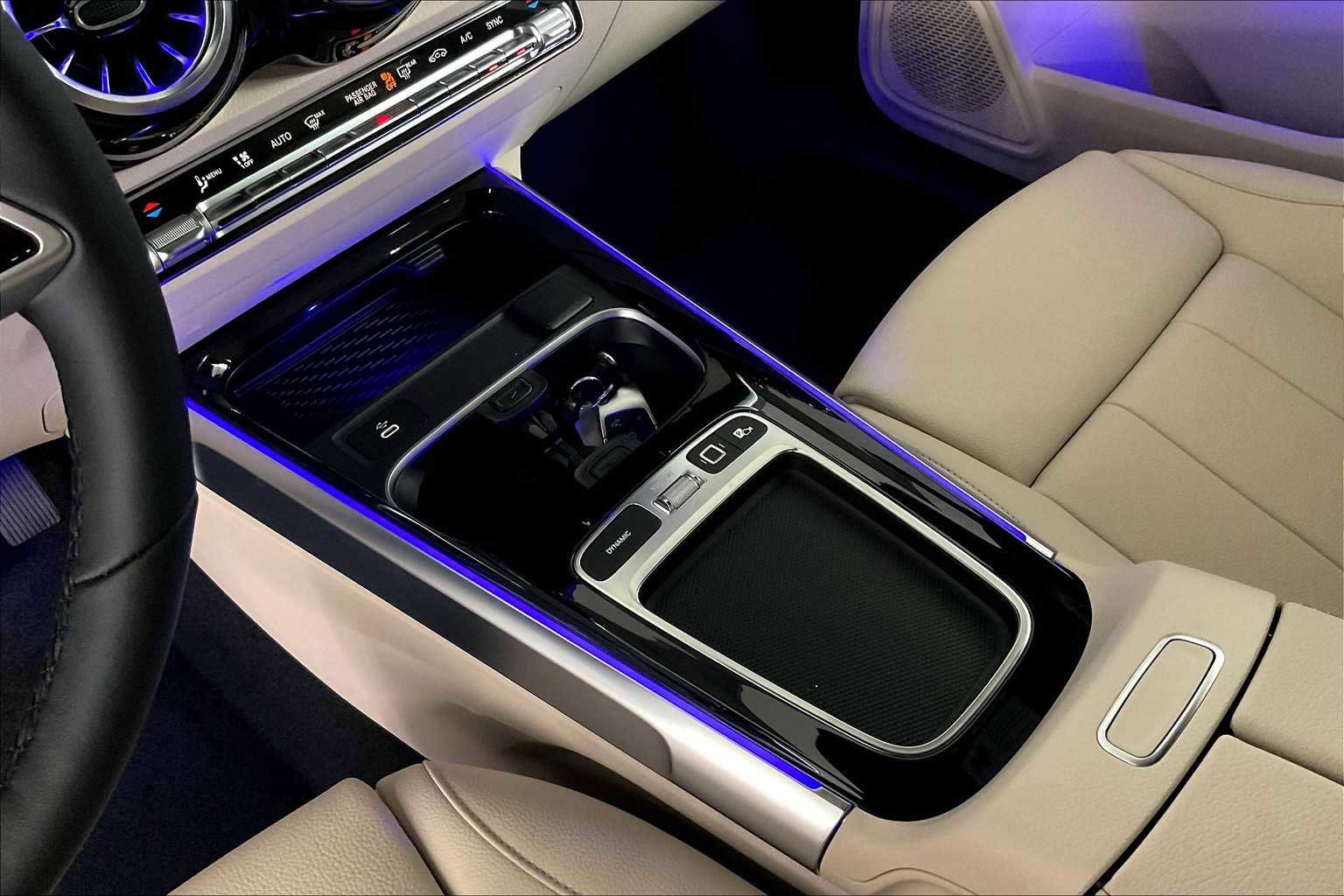 New 2025 Mercedes-Benz GLB 250 4MATIC image 11