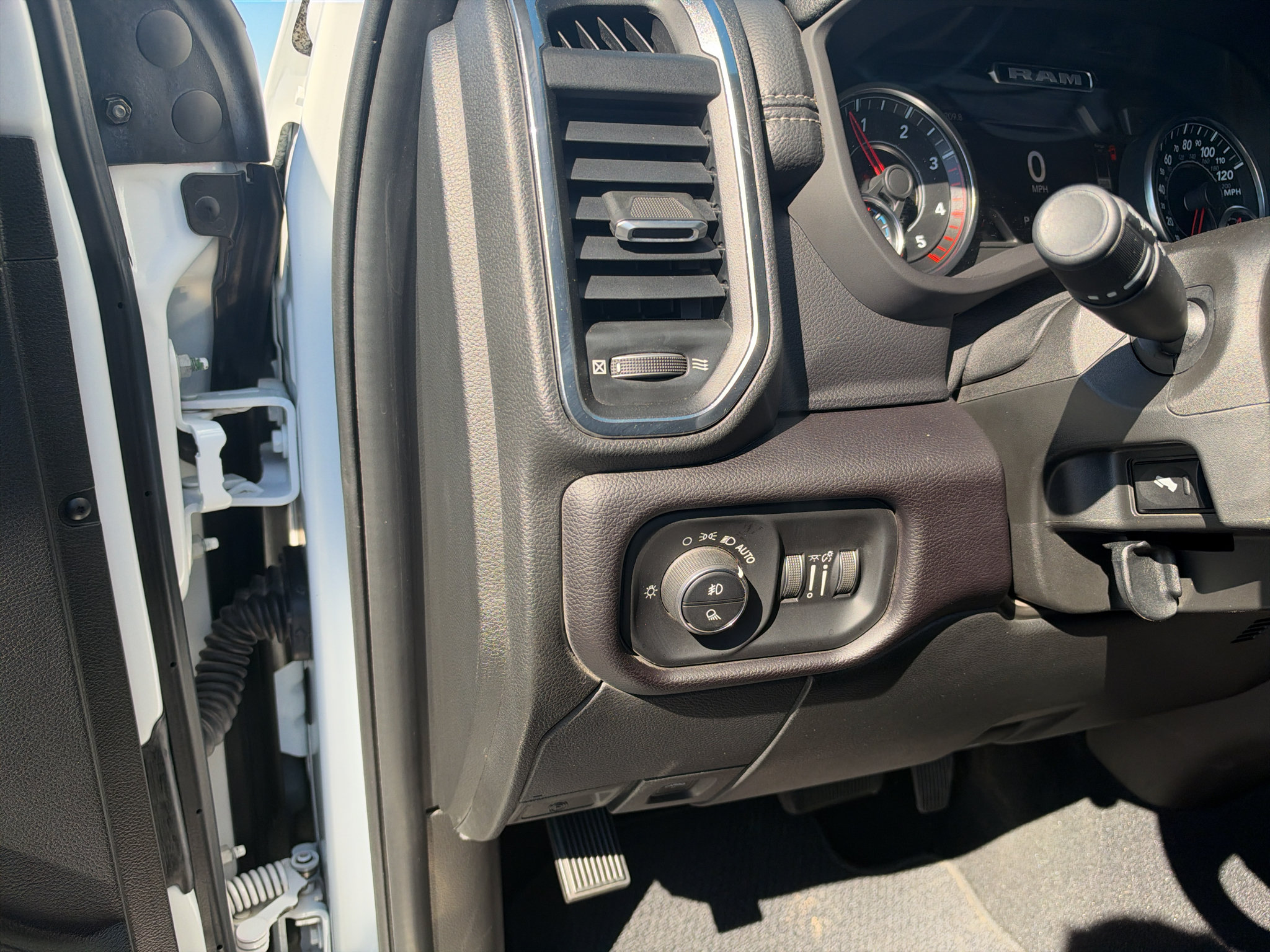 Used 2022 RAM 2500 Laramie AWD/4WD image 21
