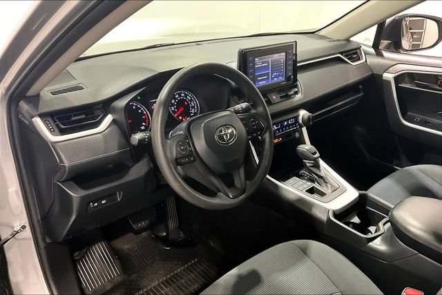 Used 2020 Toyota RAV4 LE AWD/4WD image 21