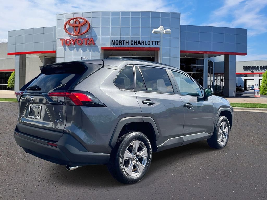Used 2022 Toyota RAV4 XLE w/ Convenience Package image 8