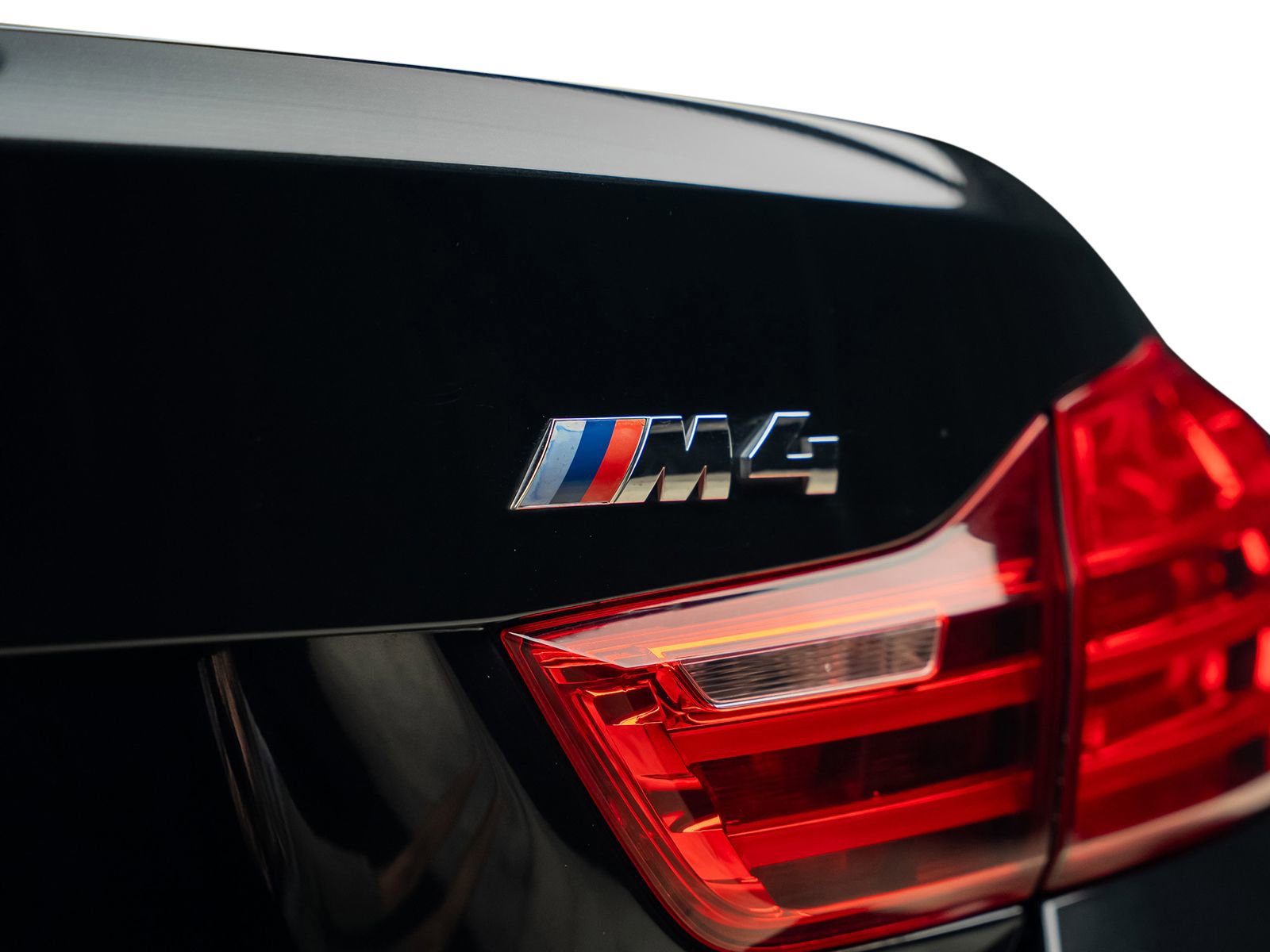 Used 2015 BMW M4 Convertible image 22