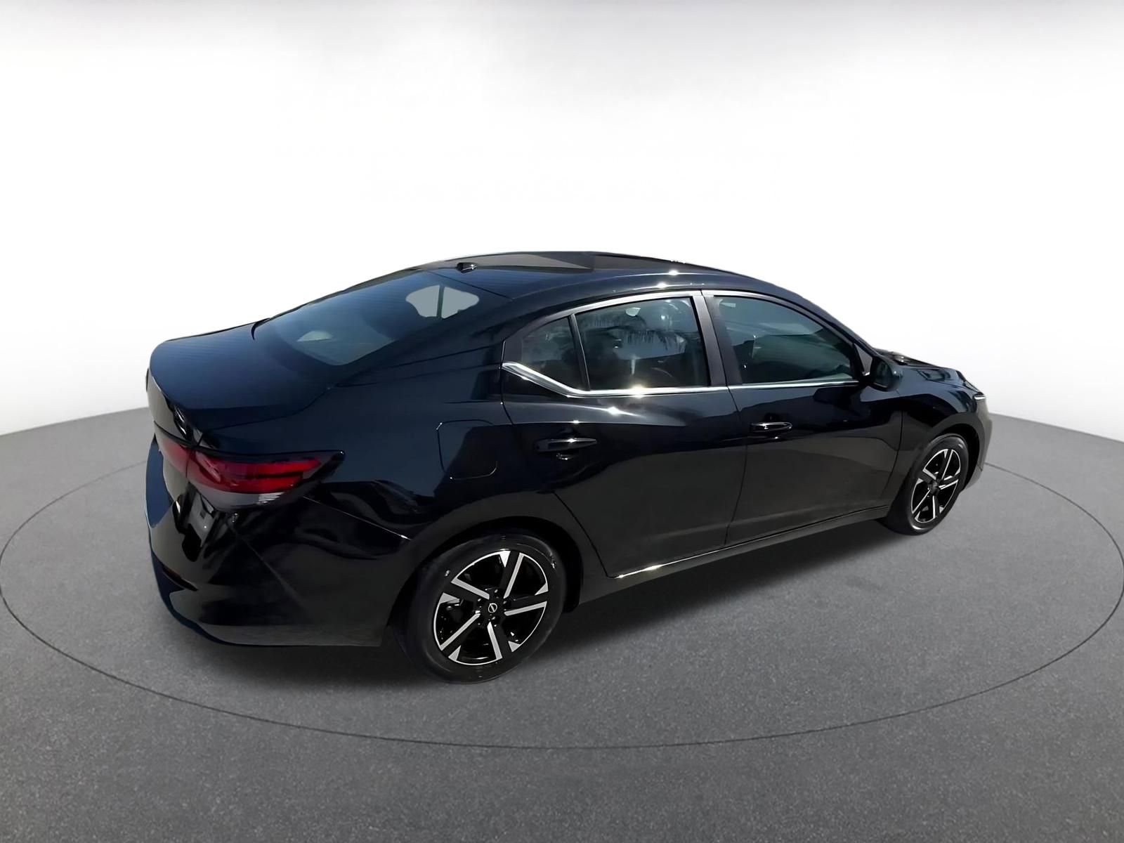 Used 2025 Nissan Sentra SV image 14