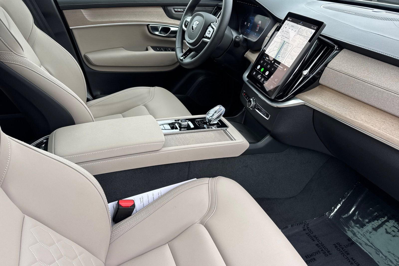 Certified 2026 Volvo XC90 B6 Plus w/ Protection Package Premier AWD/4WD image 18