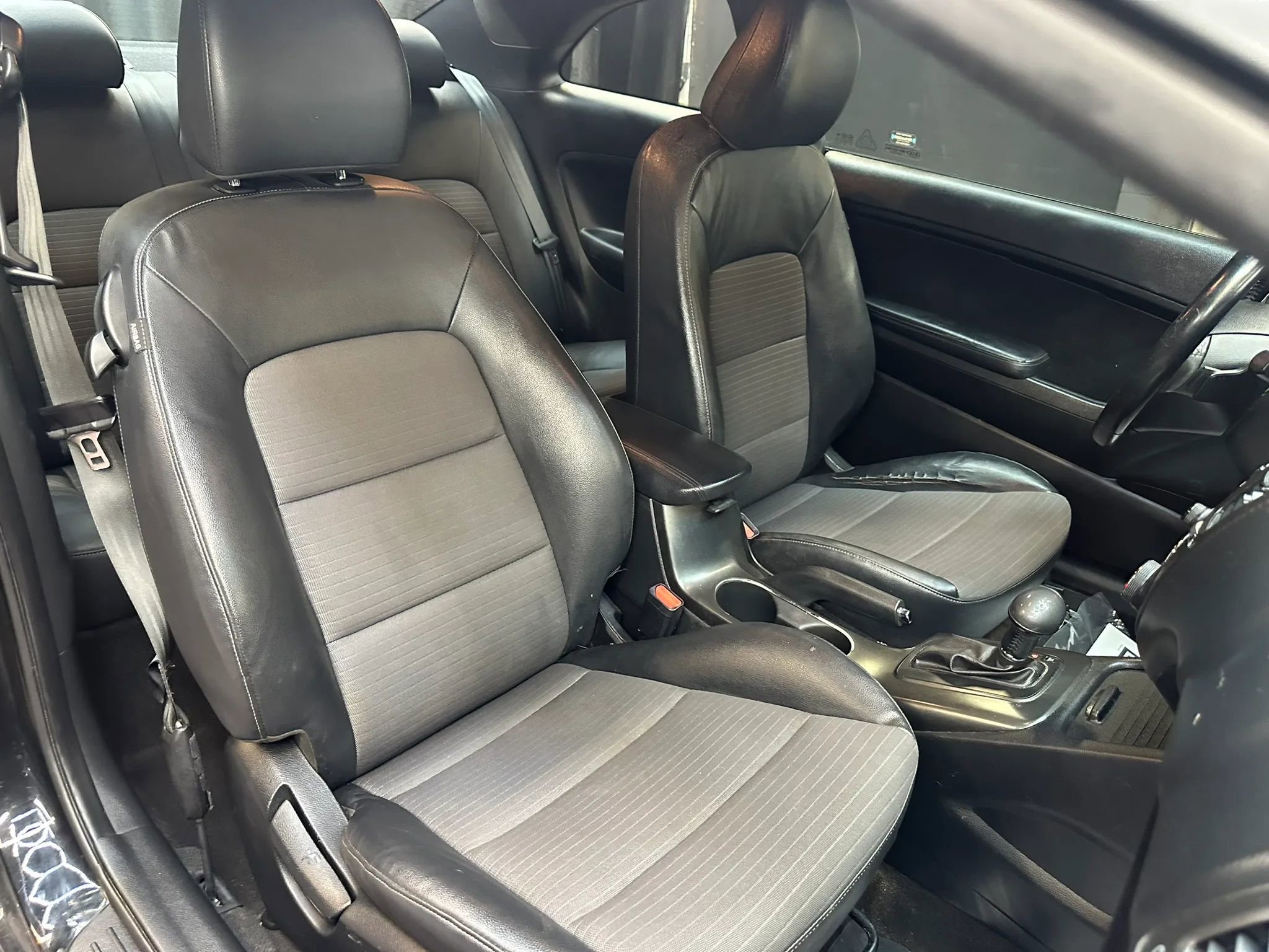 Used 2016 Kia Forte Koup SX FWD image 29