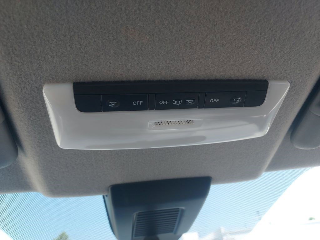 Used 2024 Nissan Kicks S FWD image 15