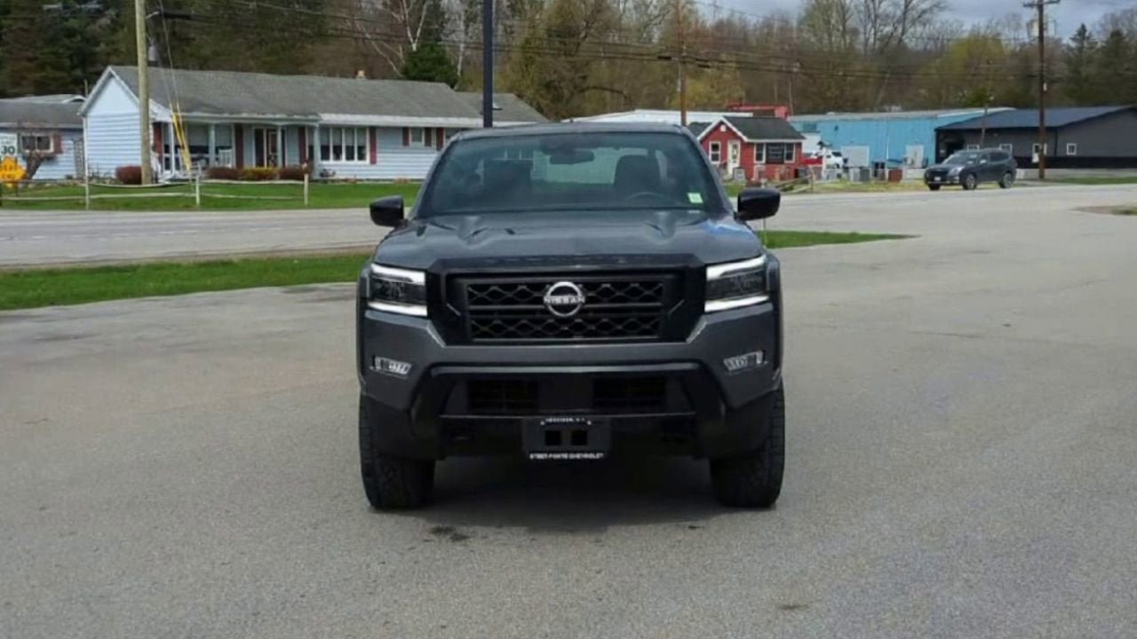 Used 2023 Nissan Frontier SV w/ Midnight Edition Package AWD/4WD image 3