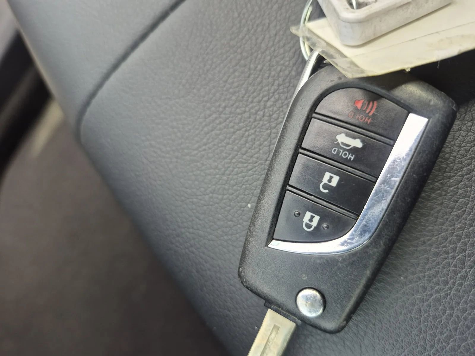 Used 2018 Toyota Camry SE FWD image 26
