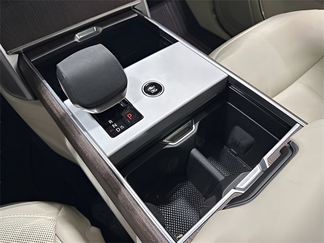 Used 2024 Land Rover Range Rover Long Wheelbase SE image 23
