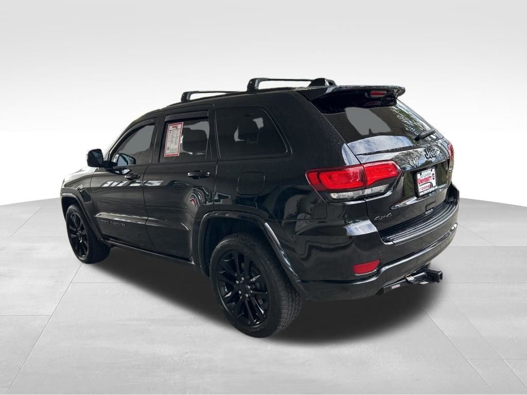 Used 2019 Jeep Grand Cherokee Altitude AWD/4WD image 4