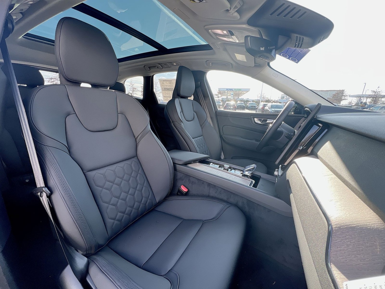 New 2026 Volvo XC60 B5 Plus w/ Protection Package Premier AWD/4WD image 26
