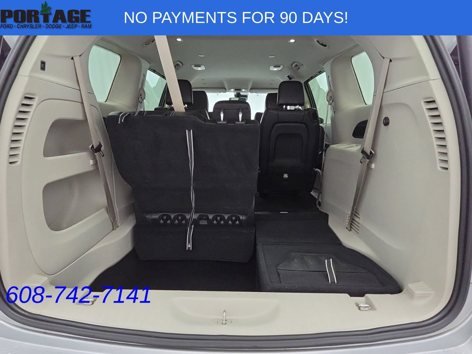 Used 2023 Chrysler Pacifica Touring-L FWD image 33