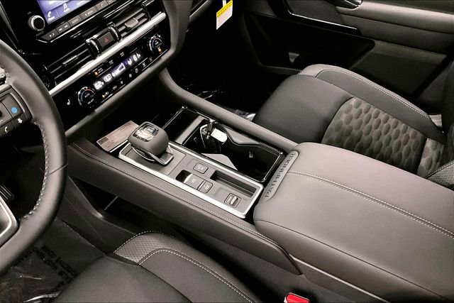 New 2025 Nissan Pathfinder SV w/ Cargo Package image 9