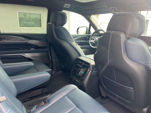 Used 2025 Cadillac Escalade IQ Luxury 2 w/ LPO, Premium Carpet Package image 28