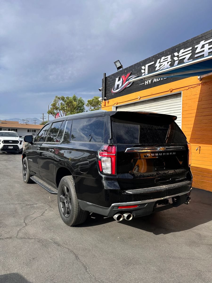 Used 2023 Chevrolet Suburban Premier AWD/4WD image 2