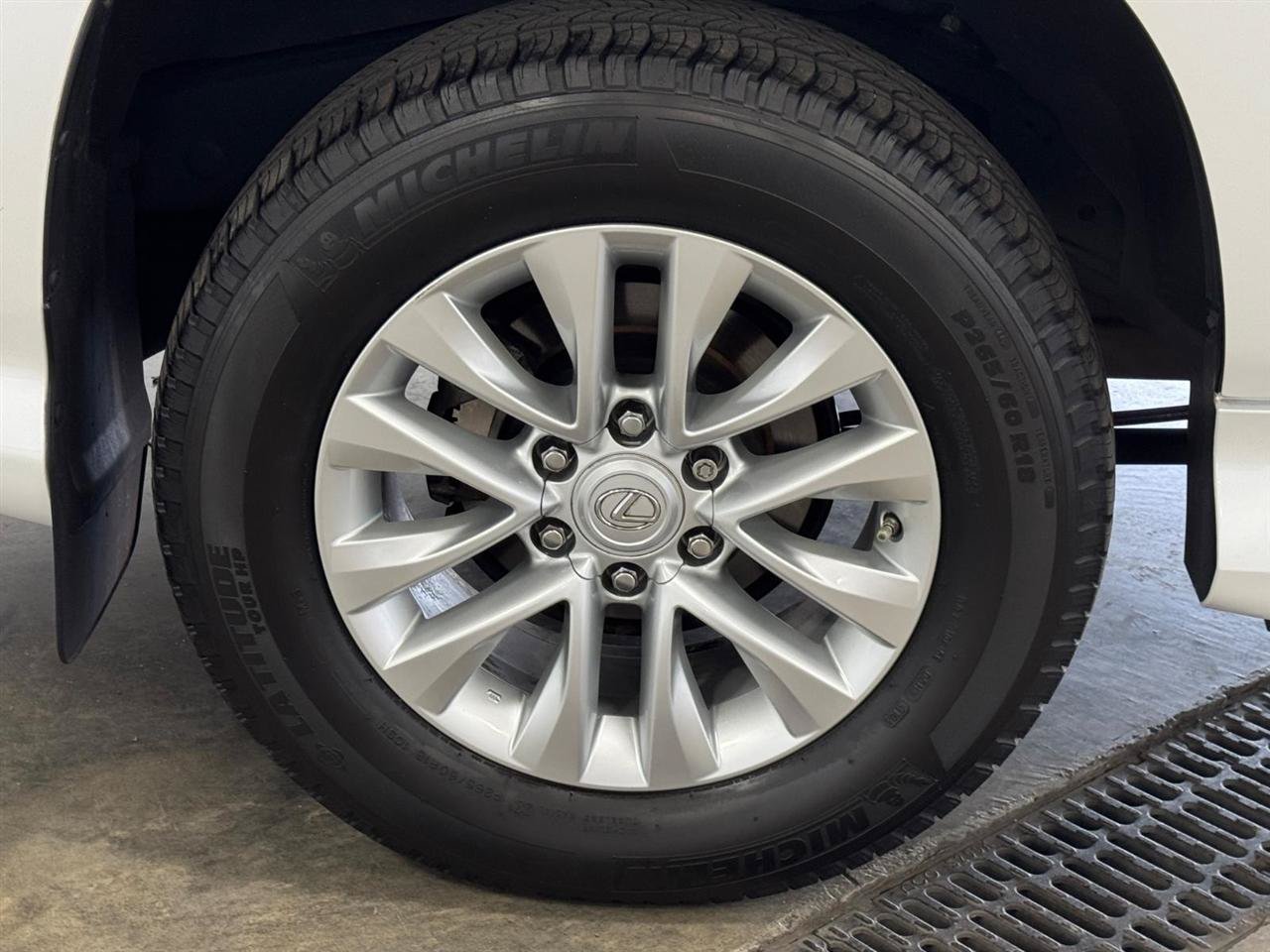 Used 2019 Lexus GX 460 Premium AWD/4WD image 35