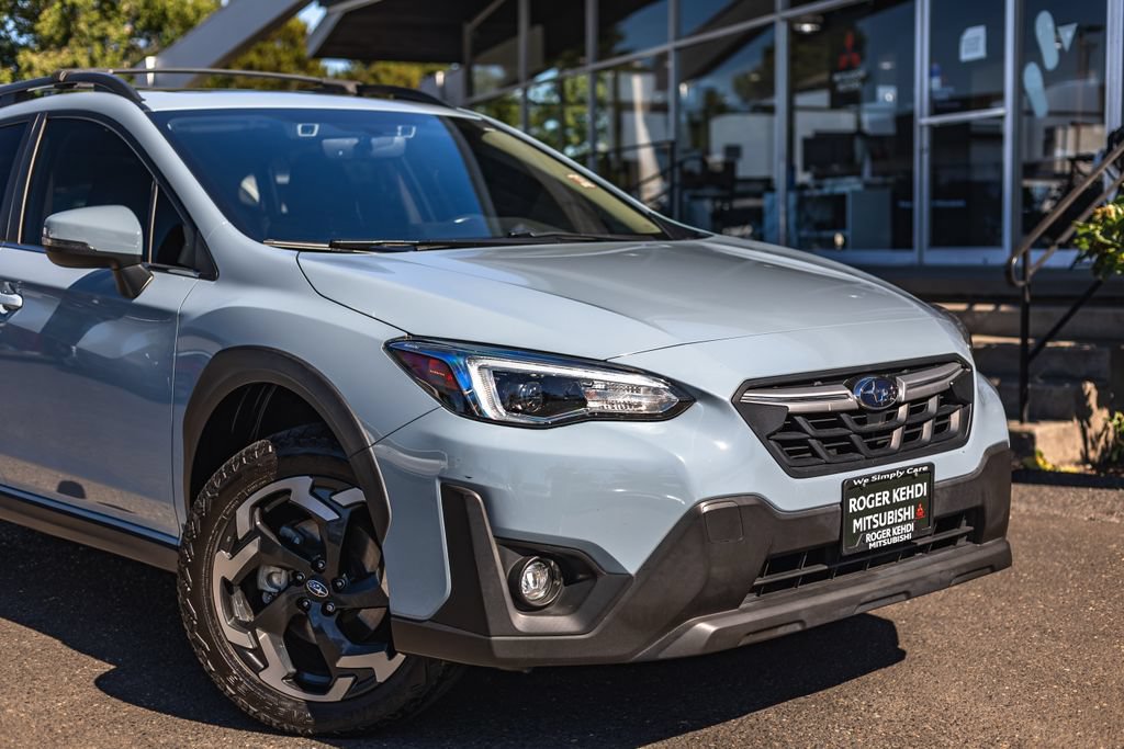 Used 2022 Subaru Crosstrek 2.5i Limited w/ Moonroof Package 2 AWD/4WD image 3